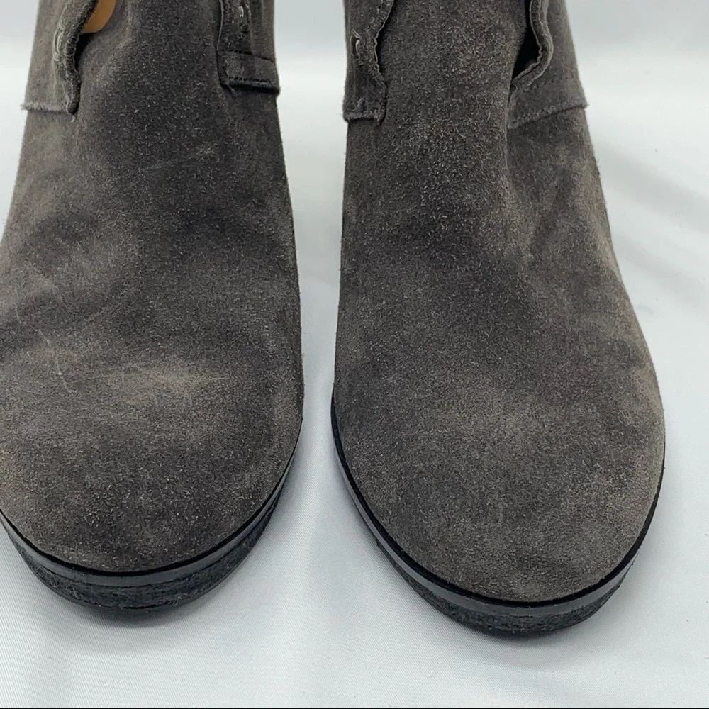 Via Spiga Mirren Size 6.5 Gray Suede Ankle Bootie Lace Up Almond Toe Wedge Boots